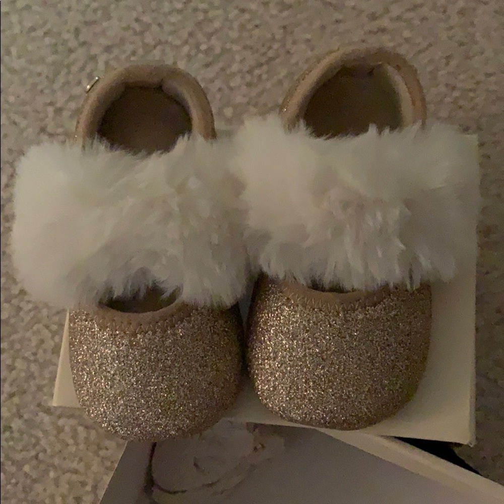 New! Infant Ugg slippers -2/3